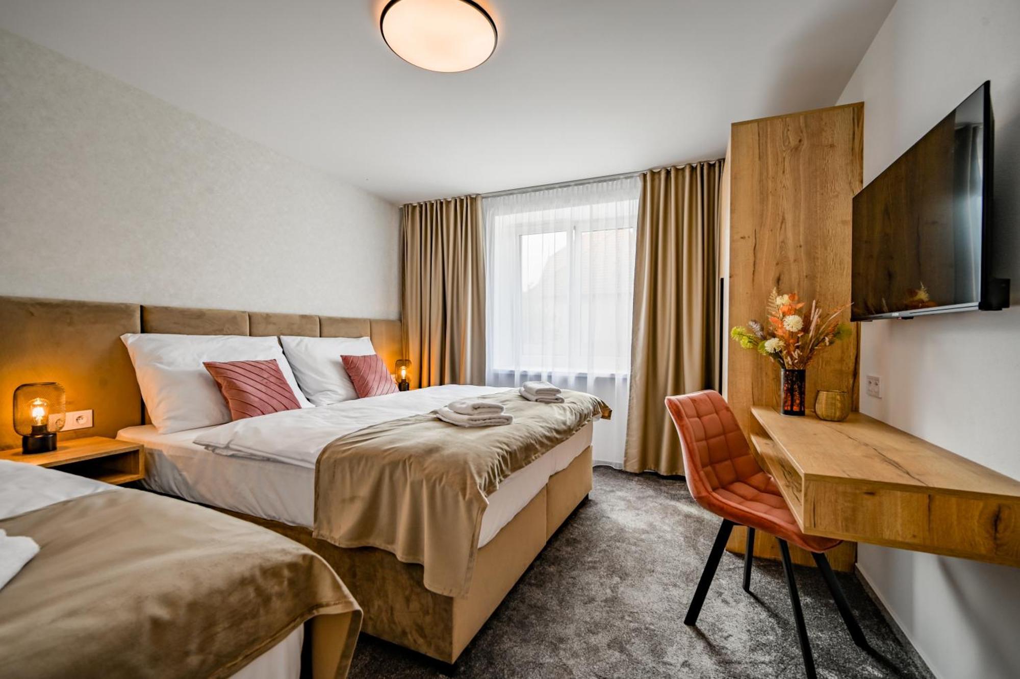 Penzion U Jakuba & Restauracia Bezplatne Parkovanie Martin Exteriér fotografie